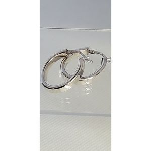 Beautiful 14k White Gold Earrings